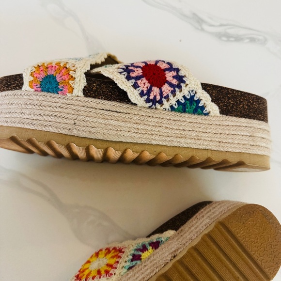 ALTAR’D STATE Women's Multicolor CROCHET Platform Sandals SIZE 8 - Picture 7 of 8